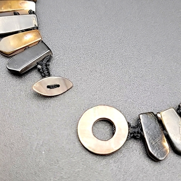 Elegant Rare Mother of Pearl Necklace 14" Double Sided Shell Choker Statement - Picture 7 of 10